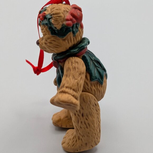 Hallmark Keepsake Gift Bearers 2001, 3rd in Series, Vintage Porcelain Ornament - Picture 5 of 10